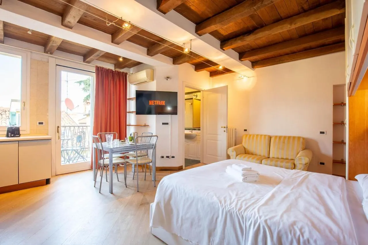 Santo Stefano Apartments - BolognaRooms
